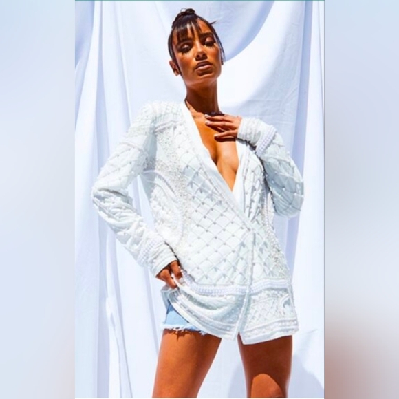 Blazer - Picture 2 of 9